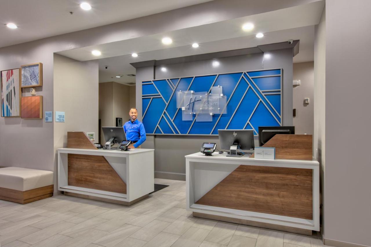 Holiday Inn Express & Suites North Dallas At Preston By Ihg Dış mekan fotoğraf