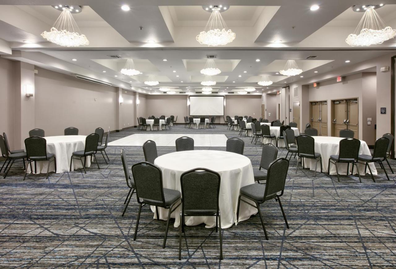 Holiday Inn Express & Suites North Dallas At Preston By Ihg Dış mekan fotoğraf