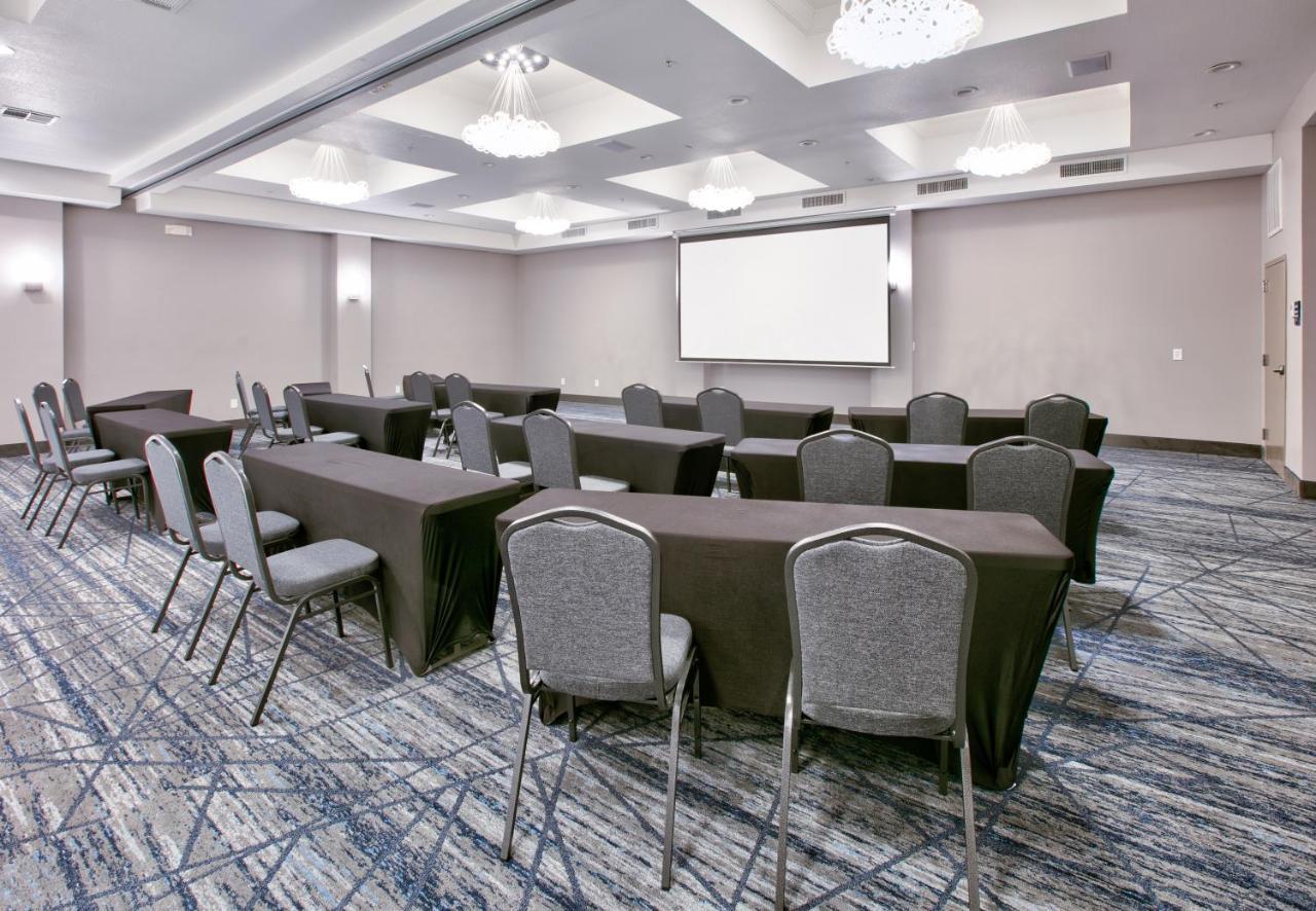 Holiday Inn Express & Suites North Dallas At Preston By Ihg Dış mekan fotoğraf