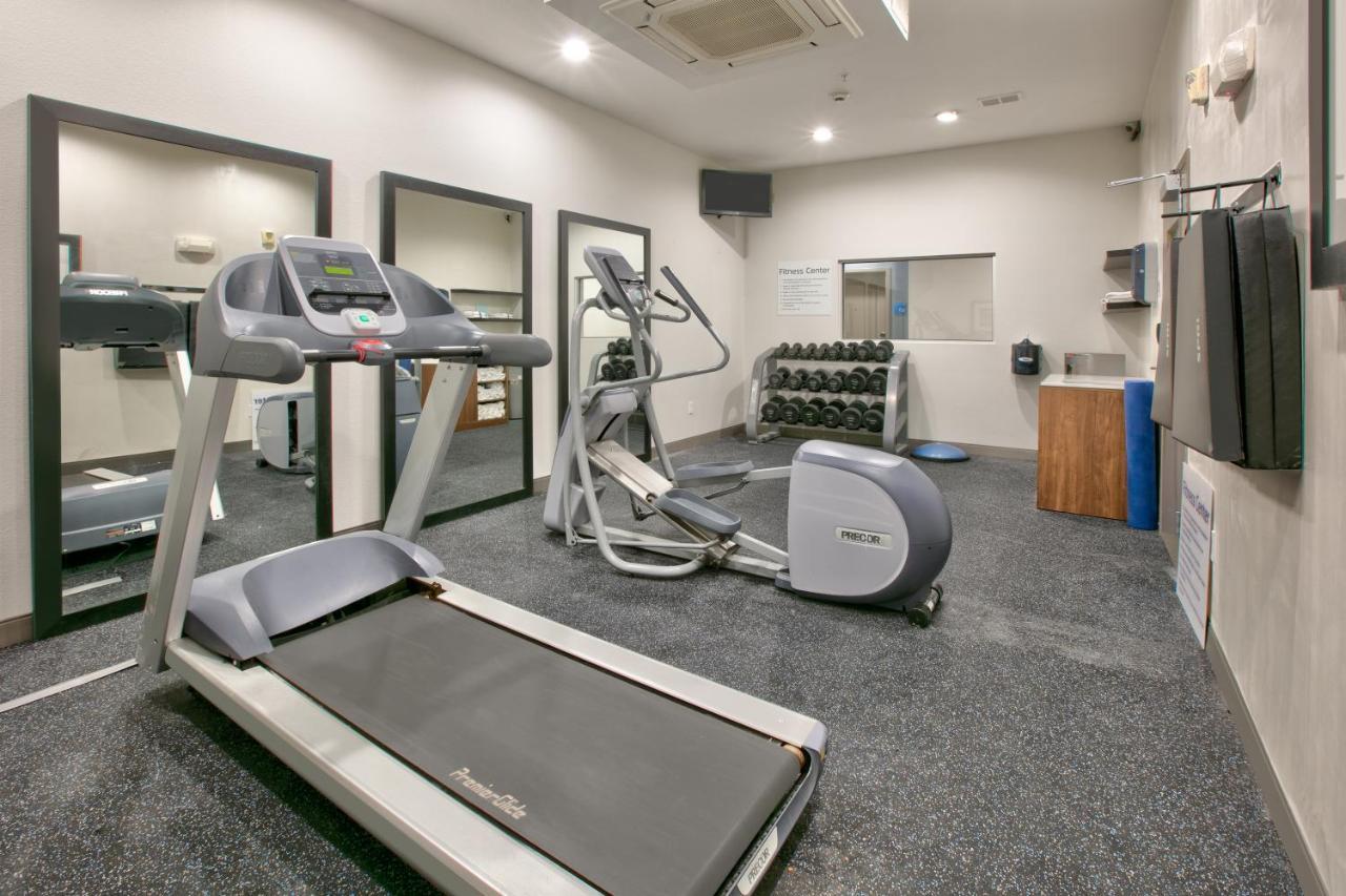 Holiday Inn Express & Suites North Dallas At Preston By Ihg Dış mekan fotoğraf