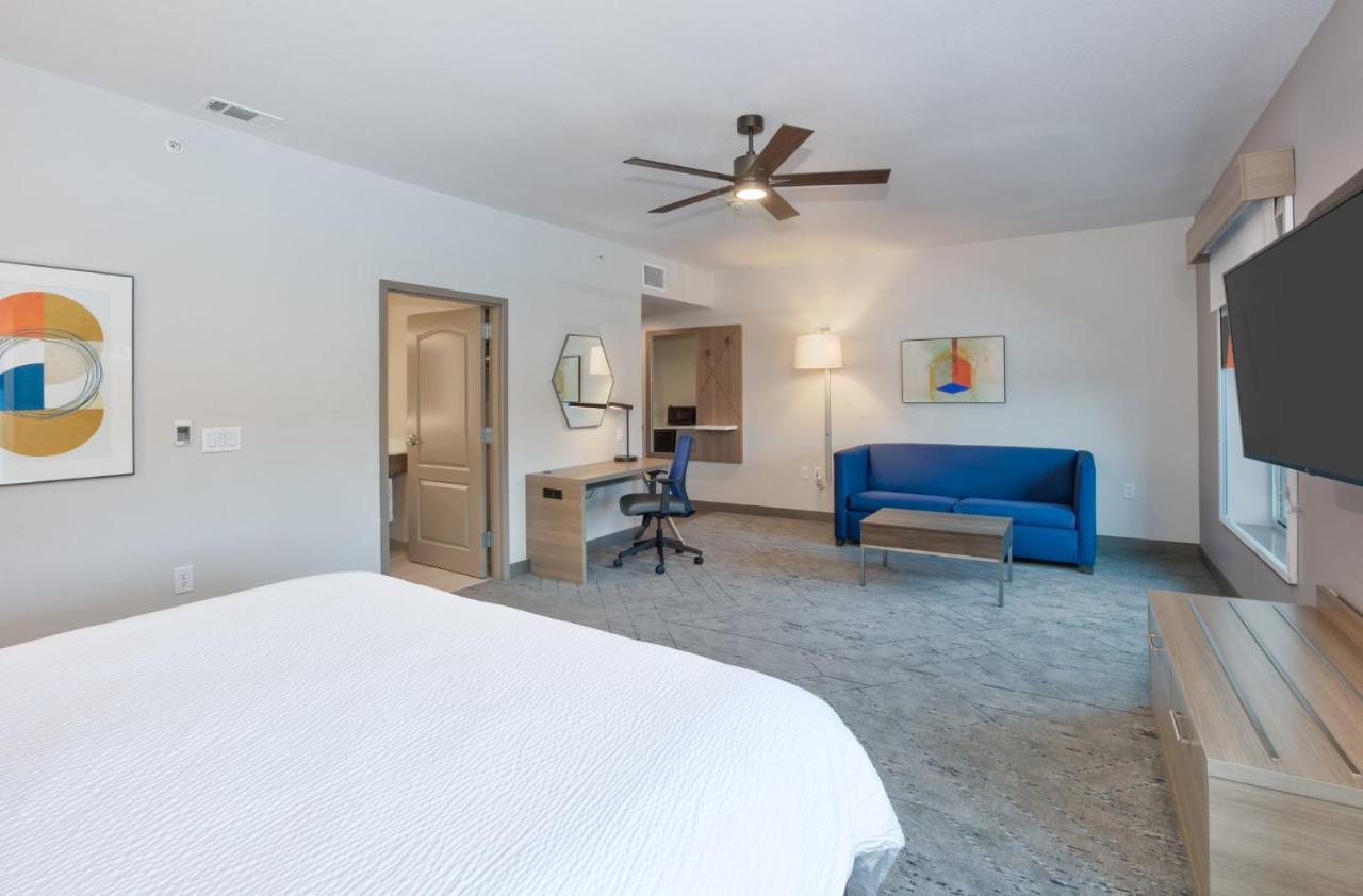 Holiday Inn Express & Suites North Dallas At Preston By Ihg Dış mekan fotoğraf