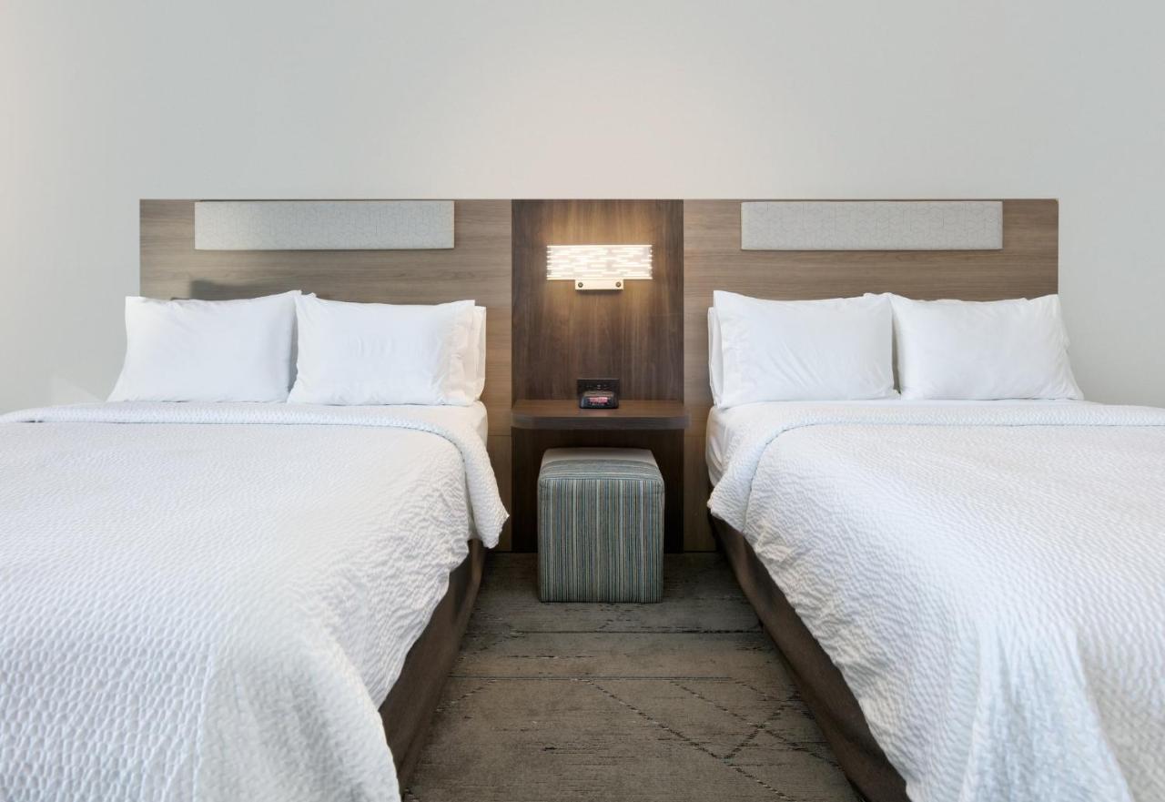 Holiday Inn Express & Suites North Dallas At Preston By Ihg Dış mekan fotoğraf