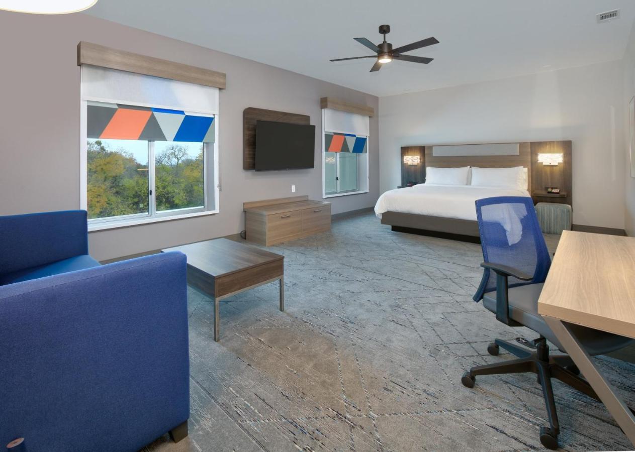 Holiday Inn Express & Suites North Dallas At Preston By Ihg Dış mekan fotoğraf